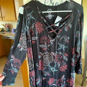 Cold shoulder Size 0 Floral Top Maurices